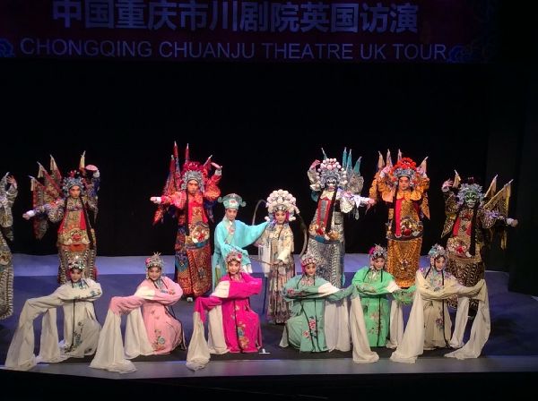 "欢乐春节"英国巡演来到了苏格兰北部最大城市阿伯丁,重庆川剧院的